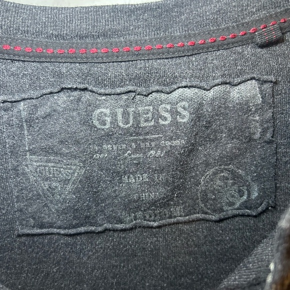 Vintage Guess "skull script" single stitch sweater - Picture 2 of 6